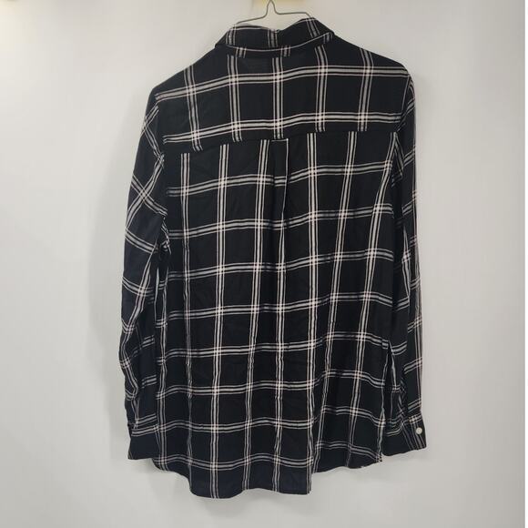 Old Navy Black Long Sleeve Button Down Top Womens Size Medium M - Picture 2 of 3